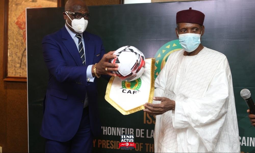 الاتحاد الافريقي يمنح عيسى حياتو لقب الرئيس الفخري للكاف