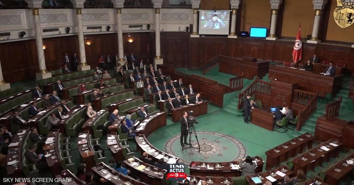 الحكومة التونسية.. إقالة وزير الداخلية تفتح باب التساؤلات