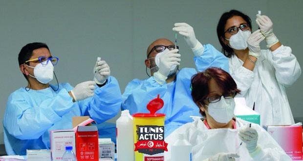 الغذاء والدواء الأميركية: سلالات كورونا الجديدة قد تخدع اختبارات العدوى و بريطانيا ترخص استخدام لقاح «مودرنا» ولندن تعلن الطوارئ