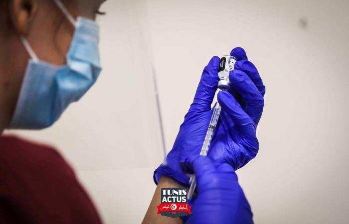 اخبار العالم حصريا : تونس.. المطالبة بمحاكمة وزير الصحة لـ"تراخيه" في الحصول على لقاح كورونا