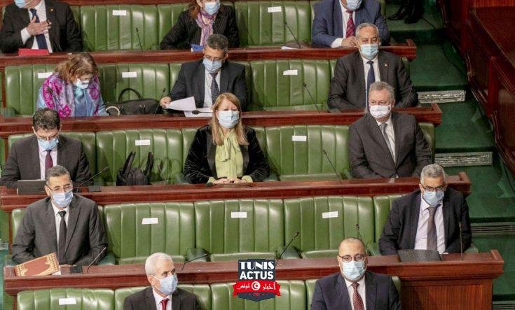 جدل في تونس حول «التداخل» بين الحوار الوطني والتعديل الحكومي