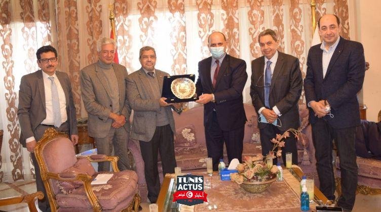 رئيس اتحاد الغرف التجارية يبحث مع سفير تونس زيادة العلاقات الاقتصادية