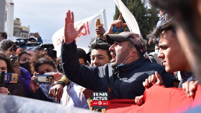 صراع الرئاسات يمهد لأزمة دستورية