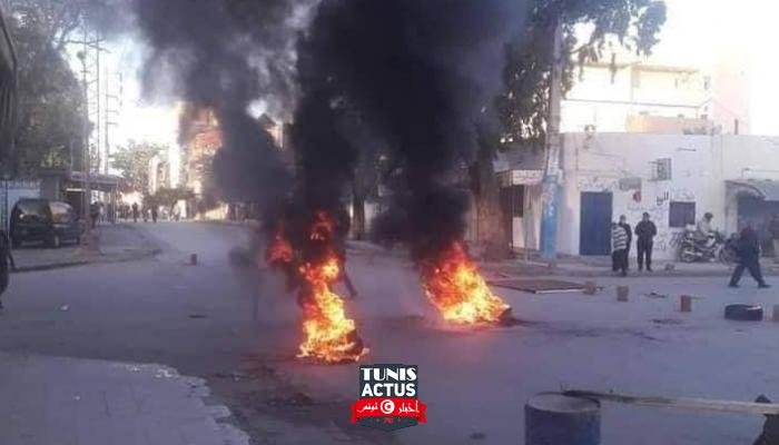 احتجاجات بتونس ومخاوف من شبح الإرهاب