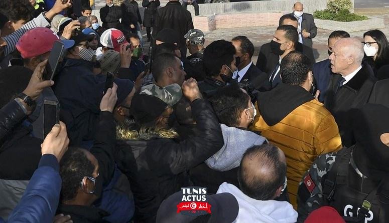 لليوم الثالث...احتجاجات في مدن تونسية عدةوسط...