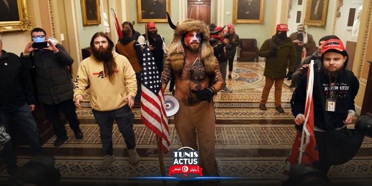 ''مندسّون والحرب السرية وحقيقة ذو القرنين''..نظرية المؤامرة في اقتحام الكونغرس!