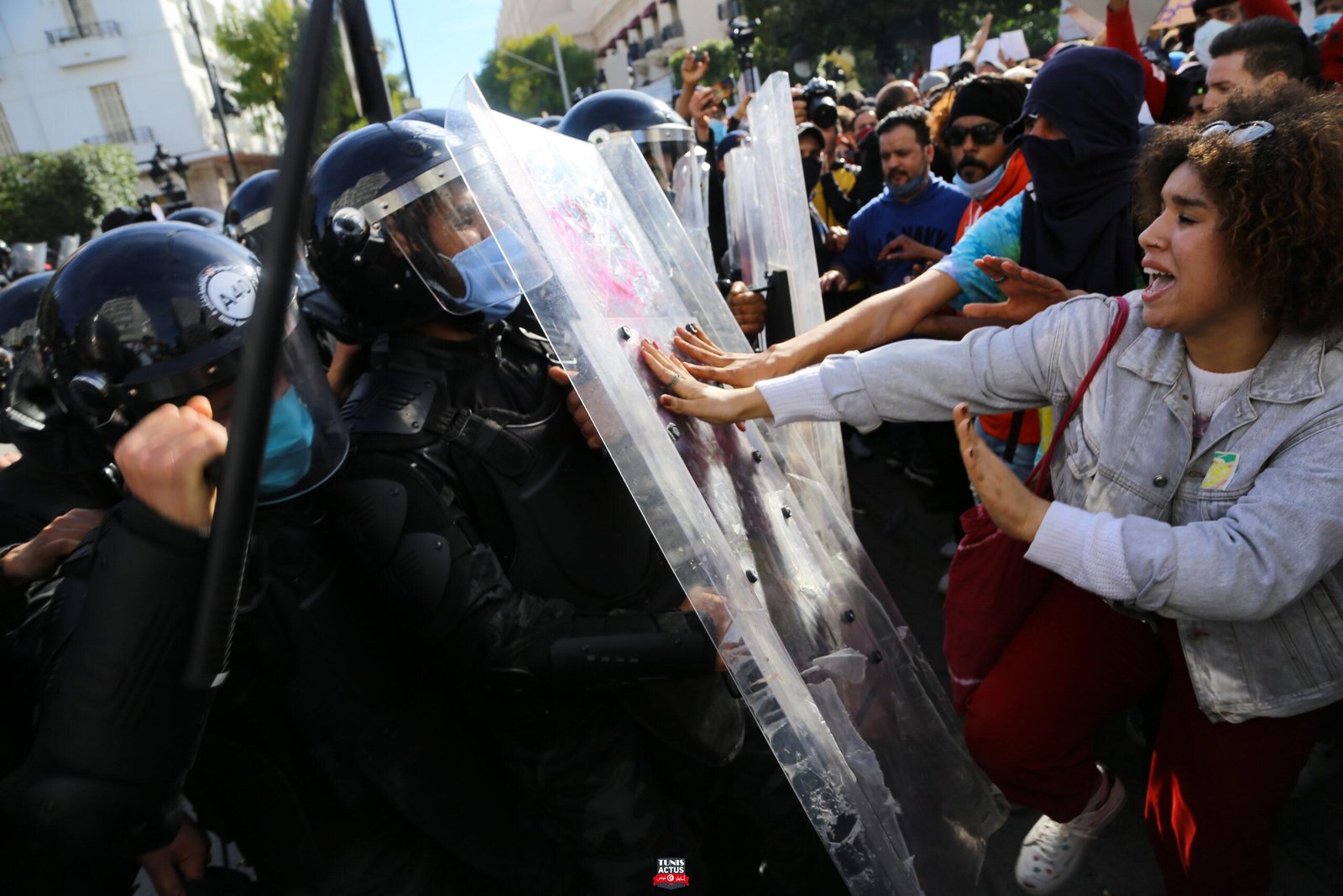 تظاهرات في تونس تطالب بإسقاط النظام في تونس
