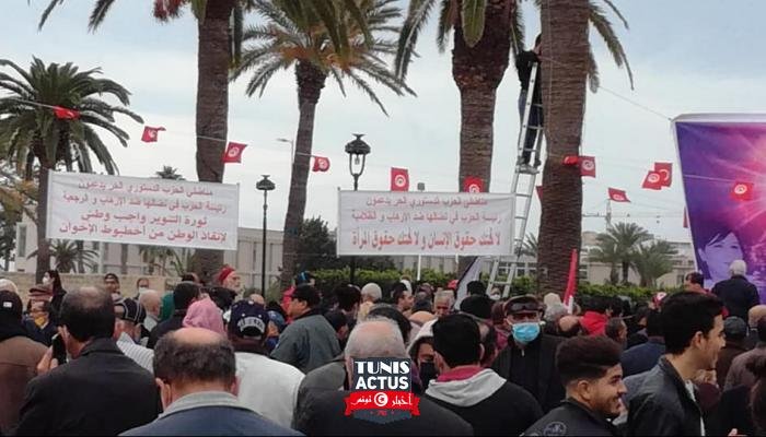 جانب من وقفة احتجاجية بتونس ضد الإخوان