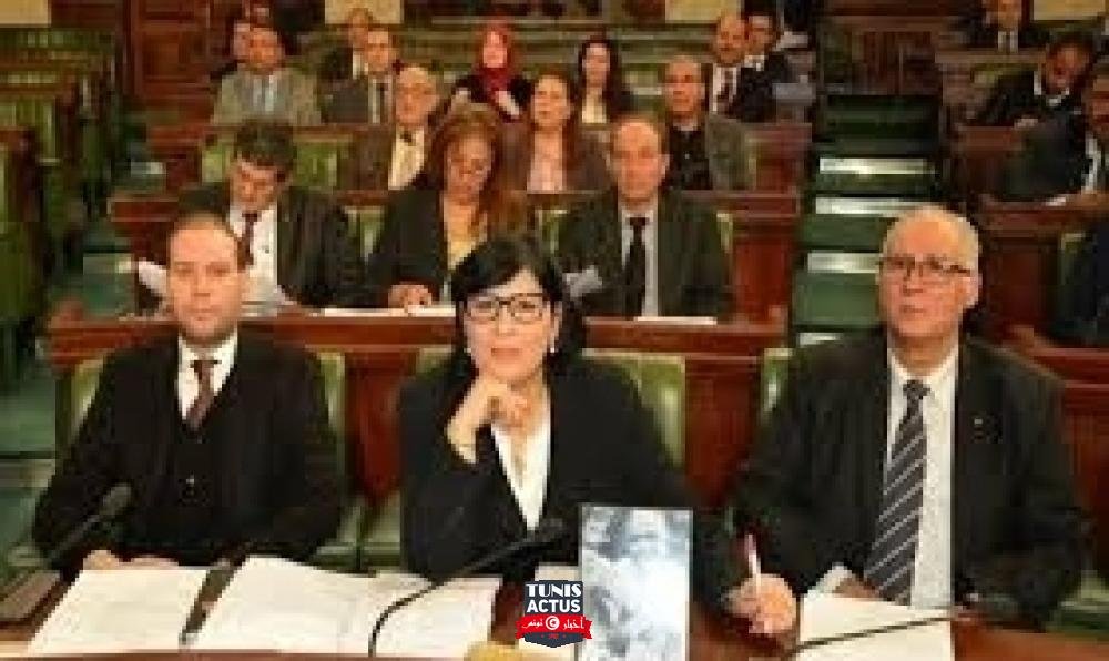 كتلة الدستوري الحرّ : ممارسات رئيس مجلس النواب "رامية إلى إخراس صوت ممثلتها بالمكتب عبر تجنيد "ميليشياته"