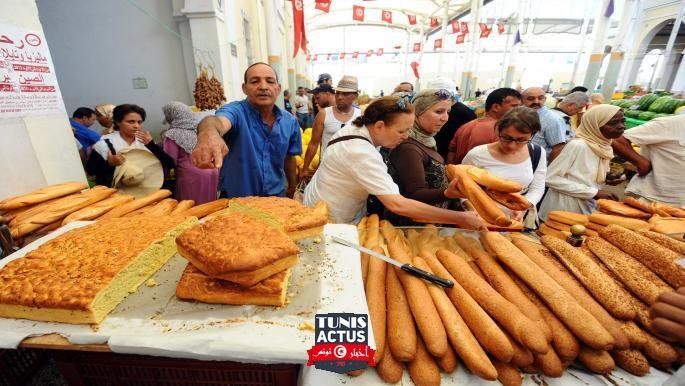 أصحاب المخابز في تونس ينظمون وقفة احتجاجية ويلوحون بالتصعيد