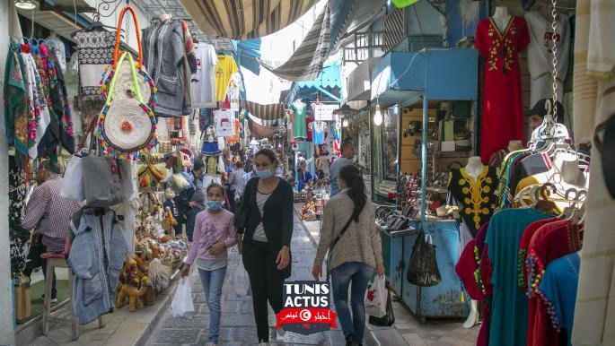 انتعاش التجارة مع ليبيا وإقبال على الدولار