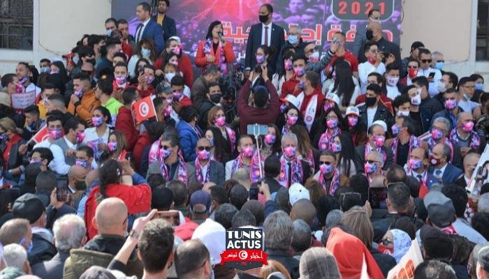 عبير موسي تقود أحد اعتصامات