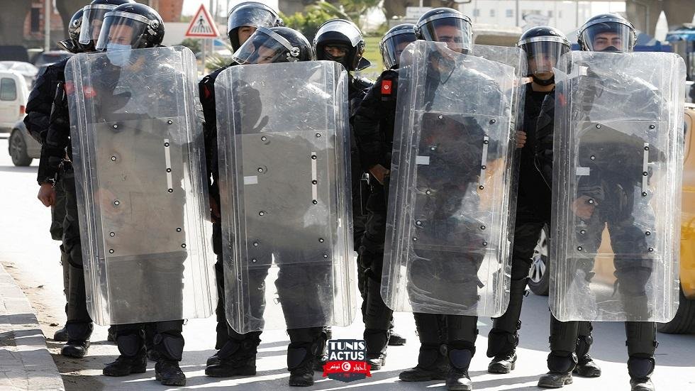 تونس.. فض الاعتصام أمام فرع اتحاد العلماء المسلمين