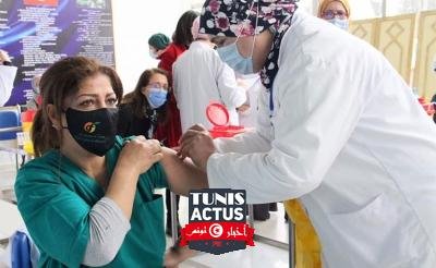 جريدة المغرب | عمليات التلقيح المضاد لفيروس كورونا لأعوان الصحة في يومها الأول.. إقبال محتشم.. دعوات إلى التسجيل بكثافة وتشديد على سلامة اللقاحات ونجاعتها