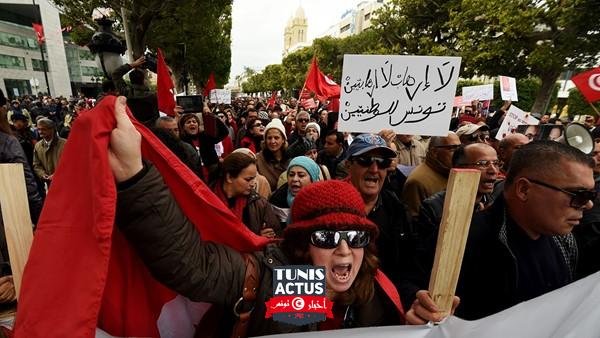 خبراء تونسيون لـ«الاتحاد»: تحذيرات من استغلال «النهضة» لقاح «كورونا» في الأزمة السياسية