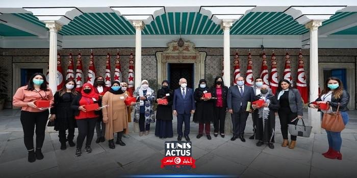 رئيس مجلس نواب الشعب يستقبل مجموعة من النساء العاملات في القطاع الفلاحي