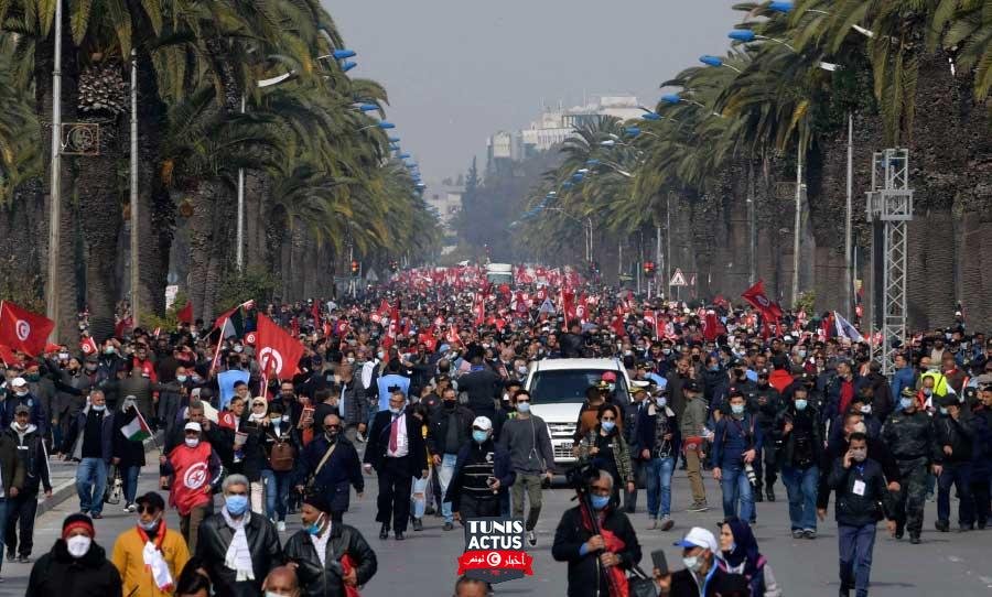 محللون: النهضة كسبت معركة الشارع وحان الوقت لإعادة التوازن للمشهد السياسي في تونس