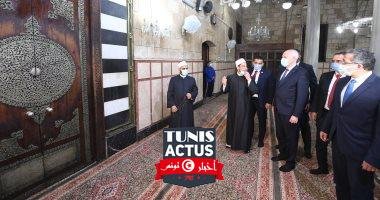 الرئيس التونسى يزور الحسين وشارع المعز والمواطنون يلتقطون "سيلفى" معه