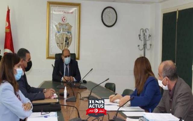 تونس تتجه لاستحداث مناطق صناعية تكنولوجية تعمل بالطاقة المتجددة