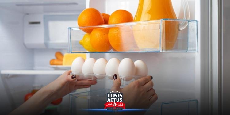 خبراء يحذرون من تخزين البيض في باب الثلاجة !